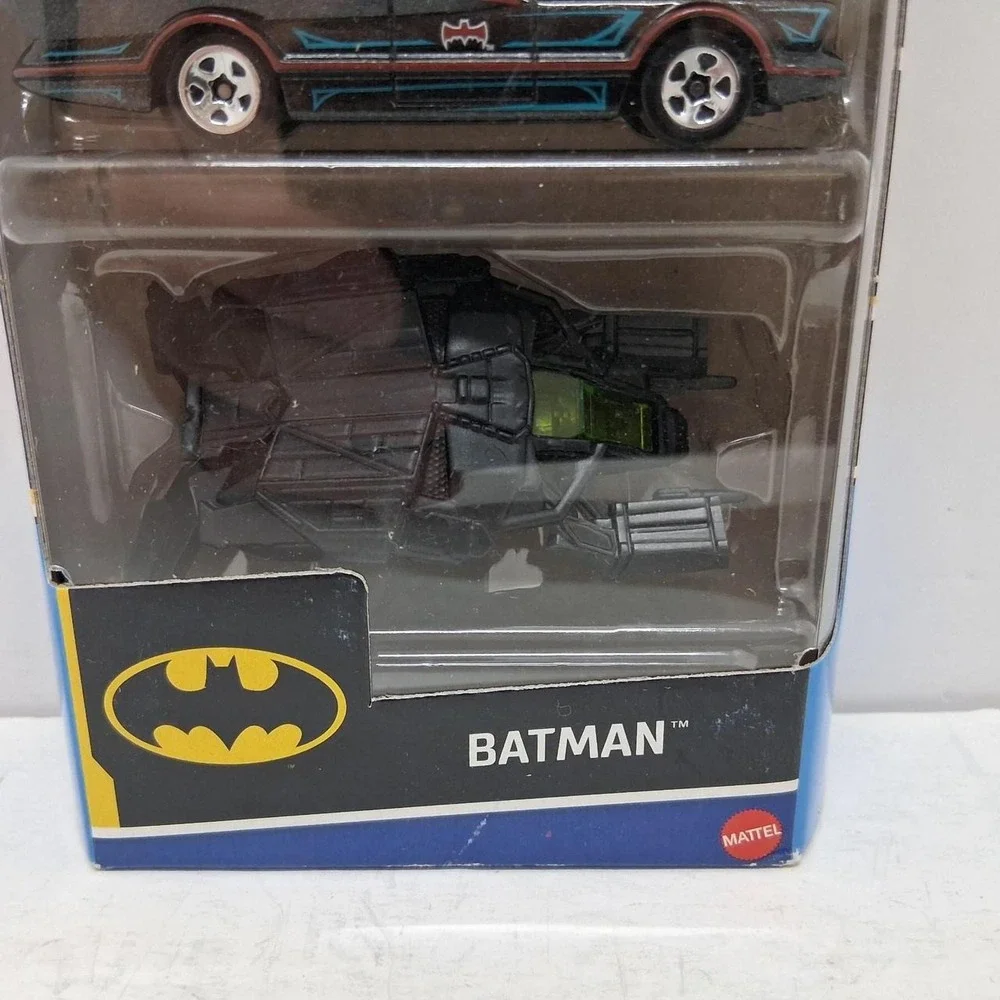 Hot Wheels Batman 4 Car Set Includes: - Batmobile - Batmobile 2 - Police Car